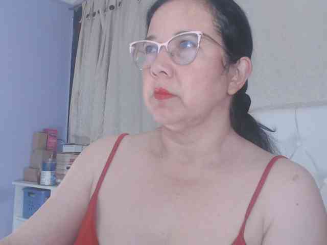 Maturepriscila webcam