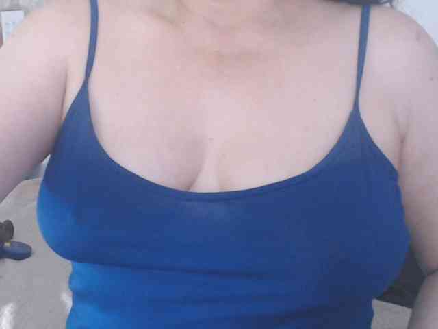 Maturepriscila webcam