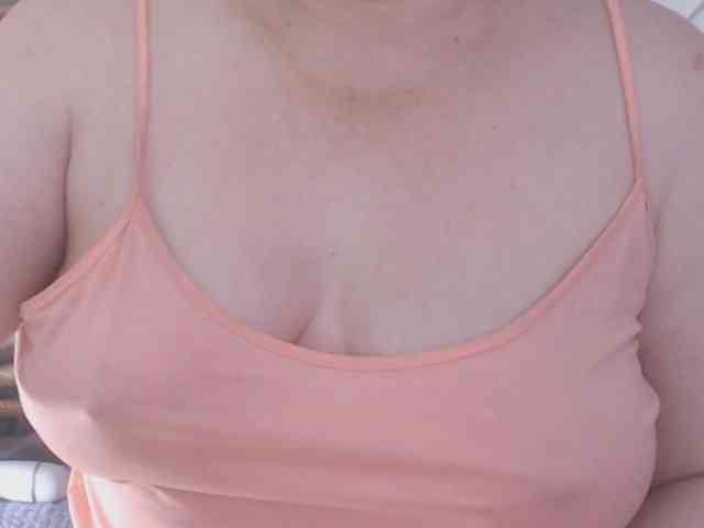 Maturepriscila webcam