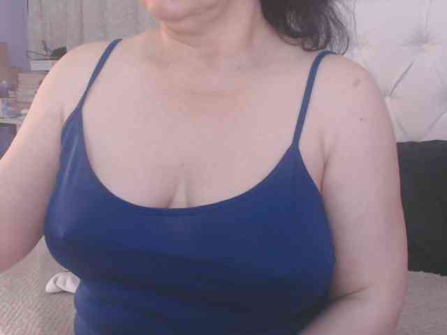 Maturepriscila webcam
