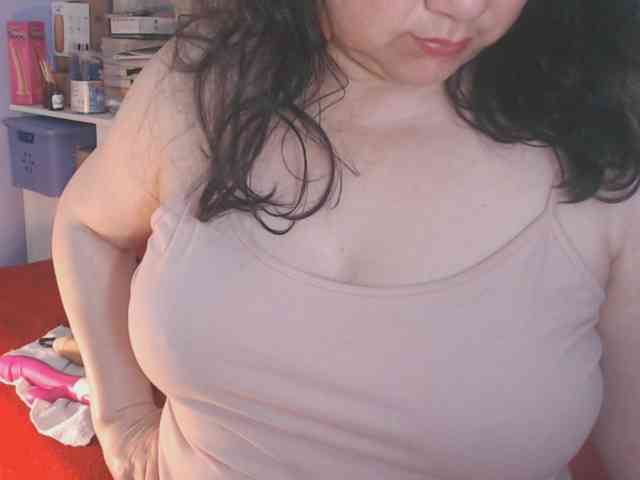 Maturepriscila webcam