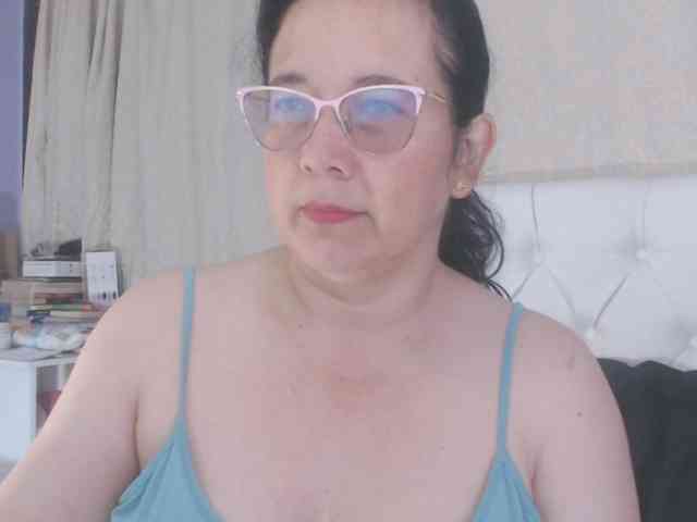 Maturepriscila webcam