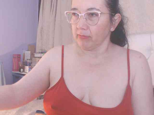 Maturepriscila webcam