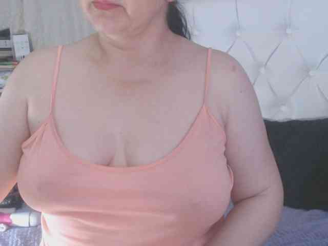 Maturepriscila webcam