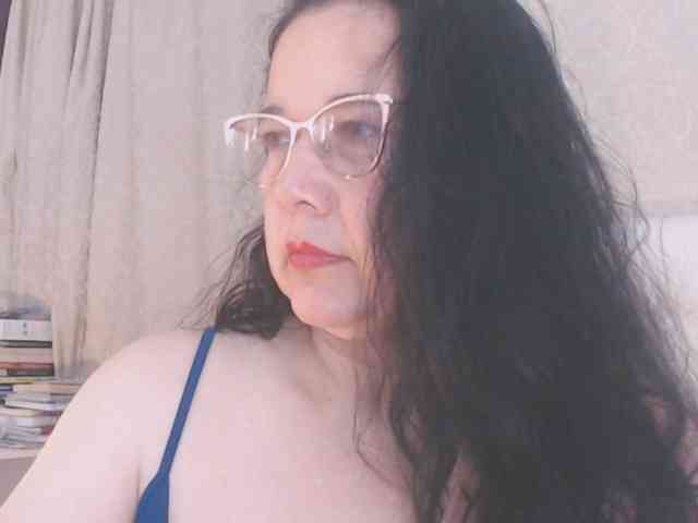 Maturepriscila webcam