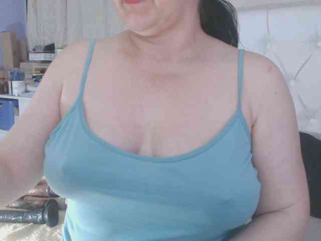Maturepriscila webcam