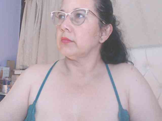 Maturepriscila webcam