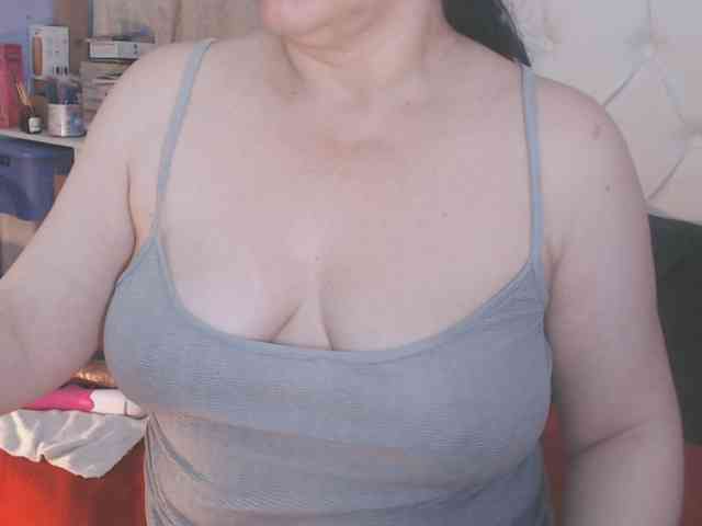 Maturepriscila webcam