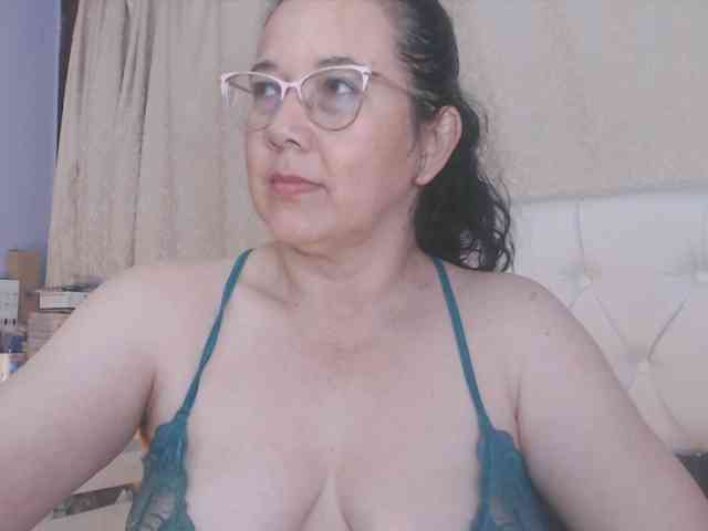 Maturepriscila webcam