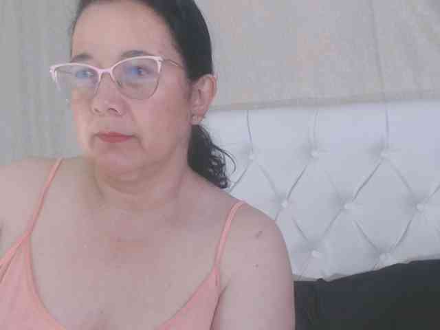 Maturepriscila webcam