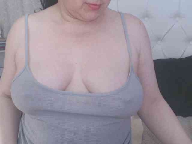 Maturepriscila webcam