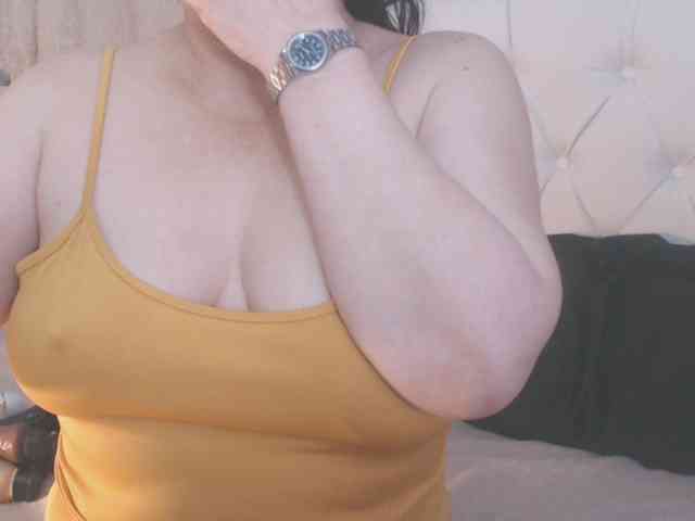 Maturepriscila webcam