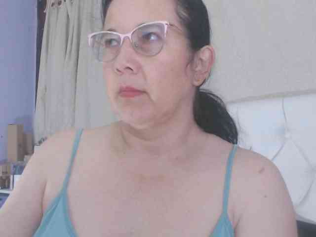 Maturepriscila webcam