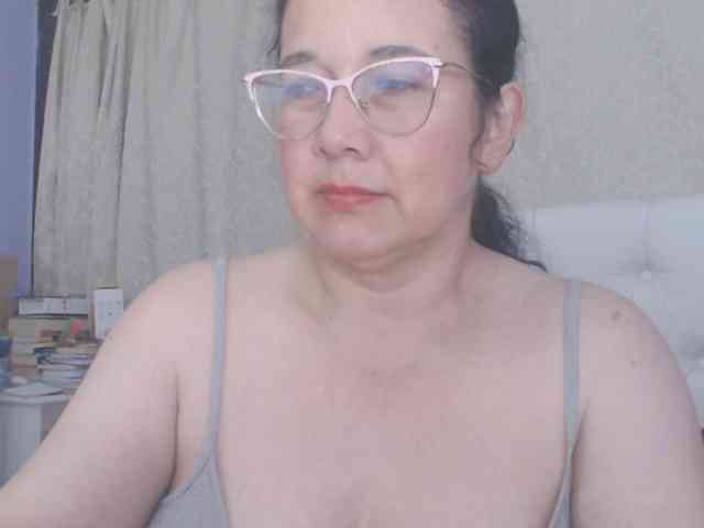 Maturepriscila webcam