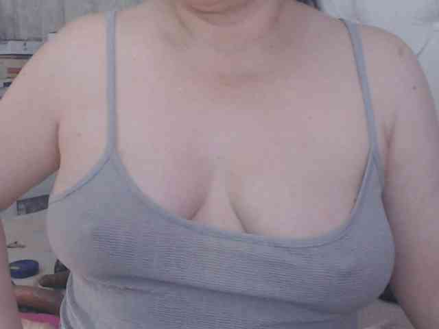 Maturepriscila webcam