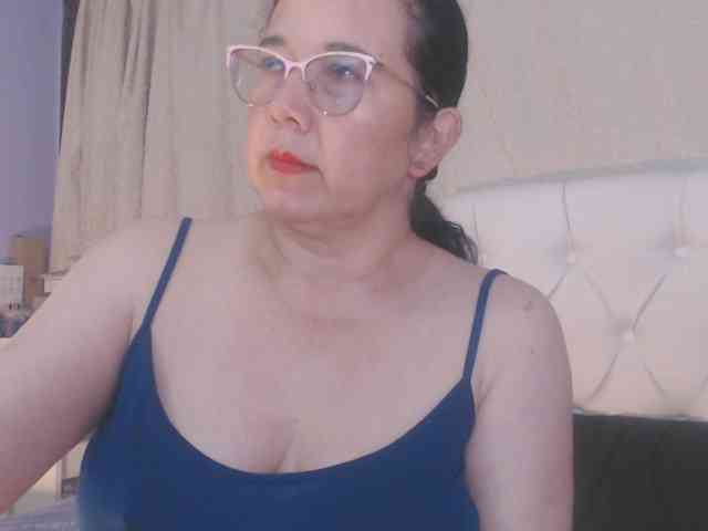 Maturepriscila webcam