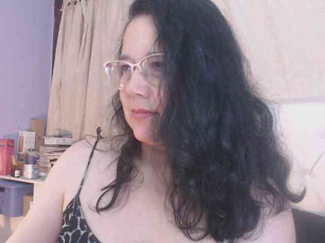 Maturepriscila webcam