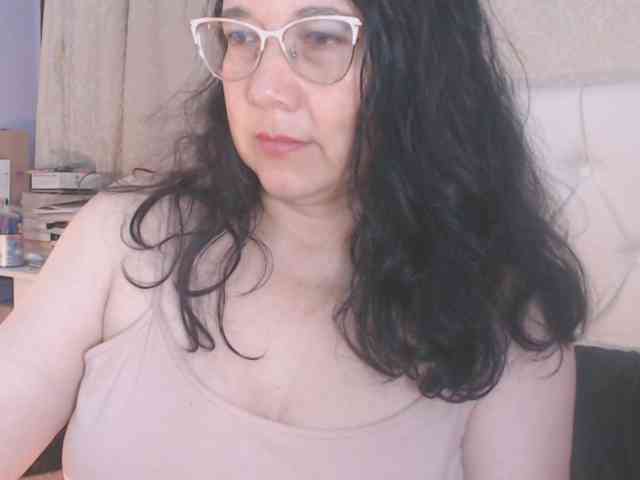 Maturepriscila webcam