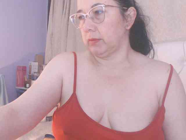 Maturepriscila webcam