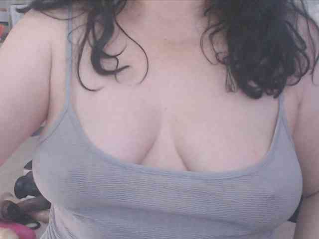 Maturepriscila webcam