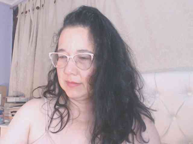 Maturepriscila webcam
