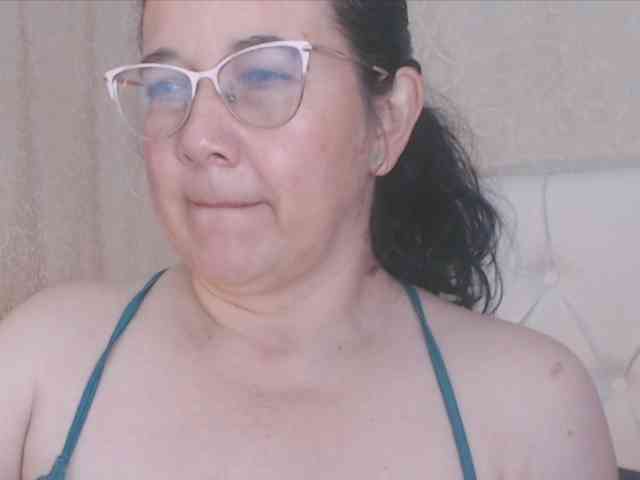 Maturepriscila webcam