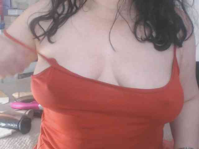Maturepriscila webcam
