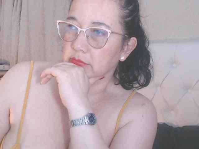 Maturepriscila webcam