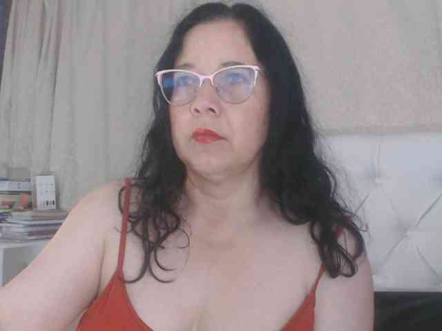 Maturepriscila webcam