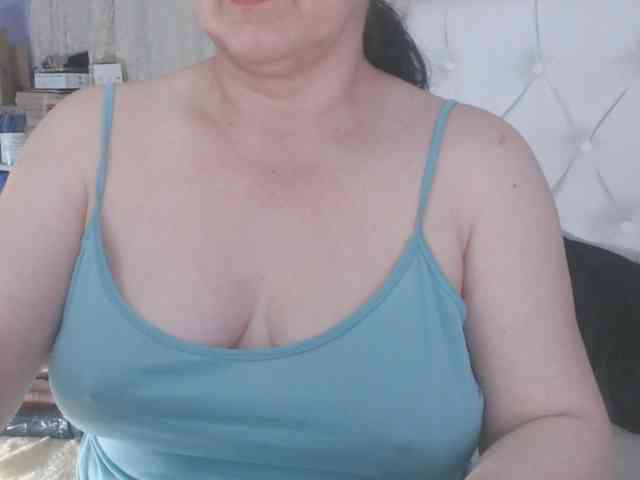 Maturepriscila webcam