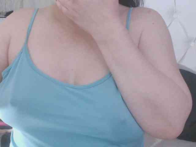 Maturepriscila webcam