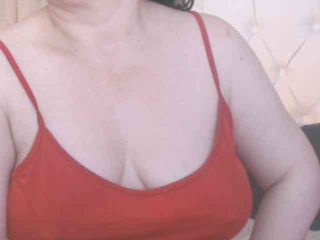 Maturepriscila webcam
