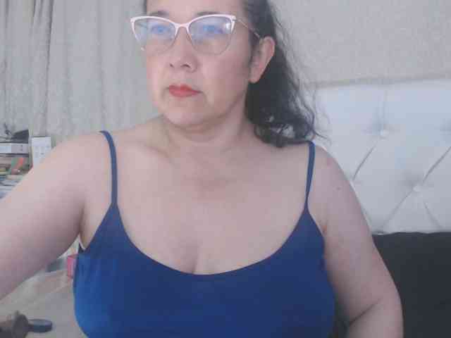 Maturepriscila webcam