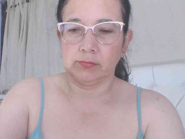 Maturepriscila webcam