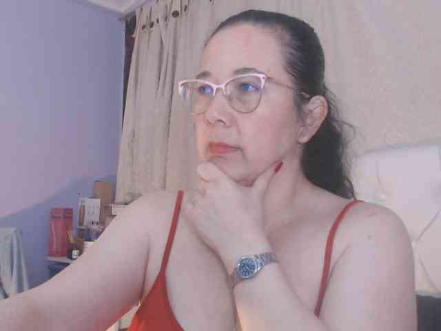 Maturepriscila webcam