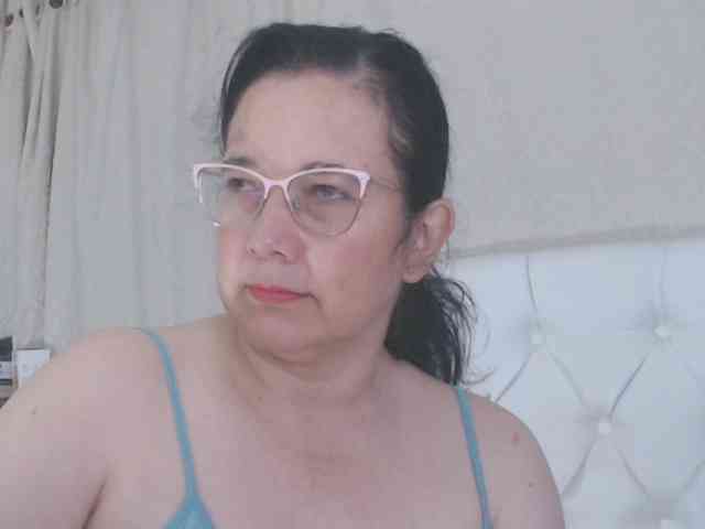 Maturepriscila webcam