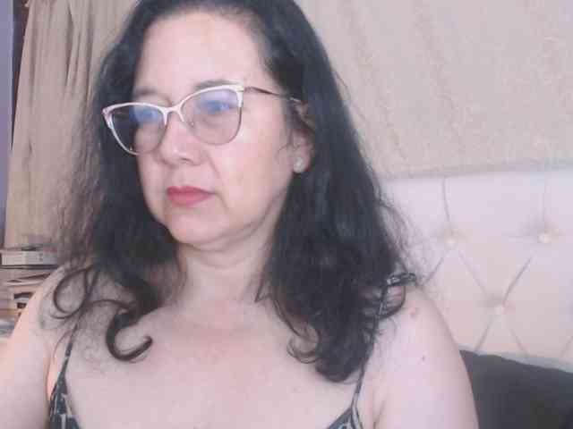 Maturepriscila webcam