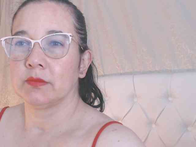 Maturepriscila webcam