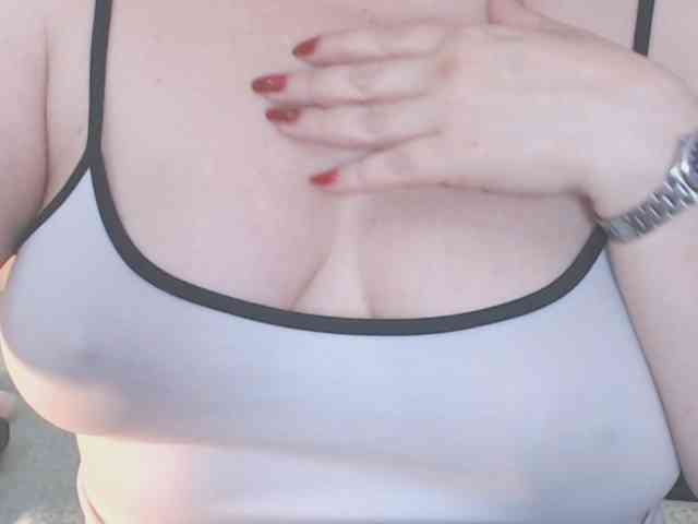 Maturepriscila webcam