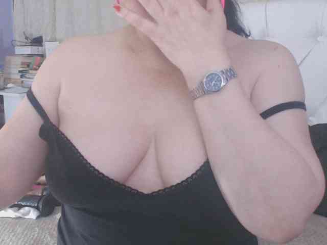 Maturepriscila webcam