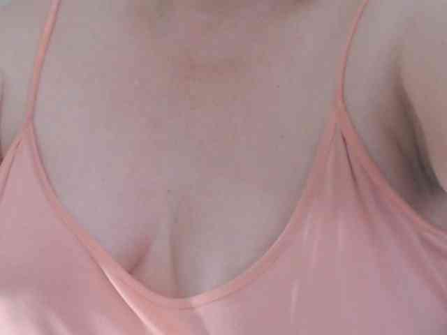 Maturepriscila webcam