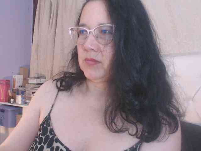 Maturepriscila webcam