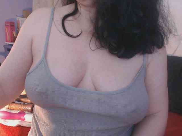 Maturepriscila webcam