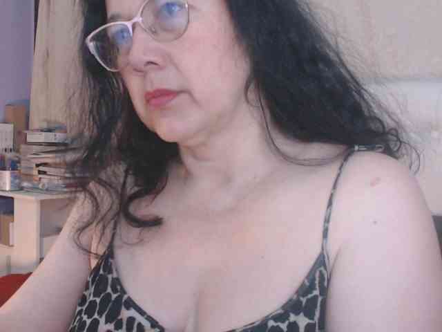 Maturepriscila webcam
