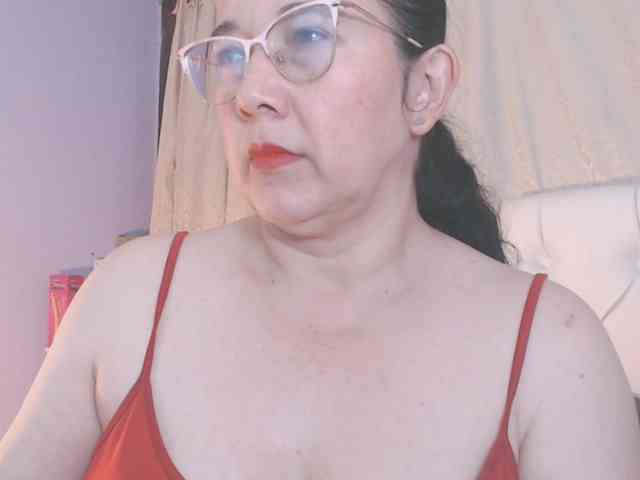 Maturepriscila webcam
