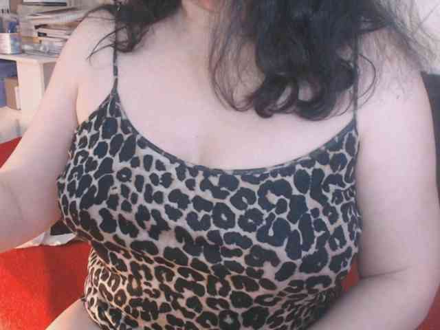Maturepriscila webcam