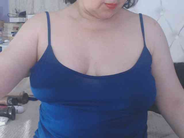 Maturepriscila webcam