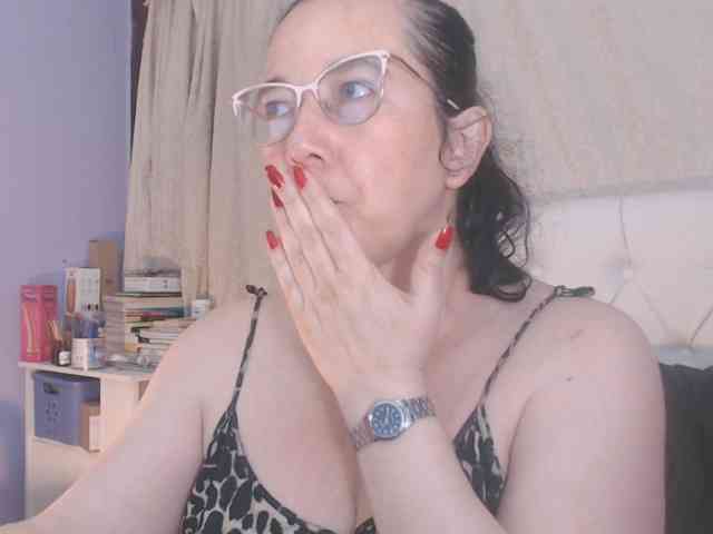 Maturepriscila webcam