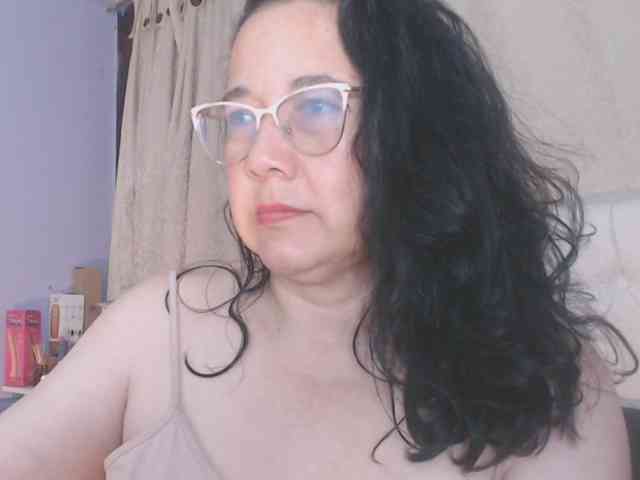 Maturepriscila webcam