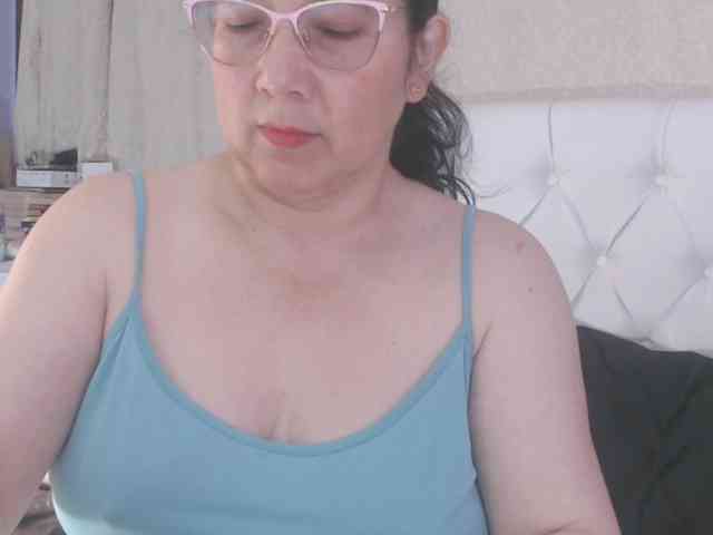 Maturepriscila webcam